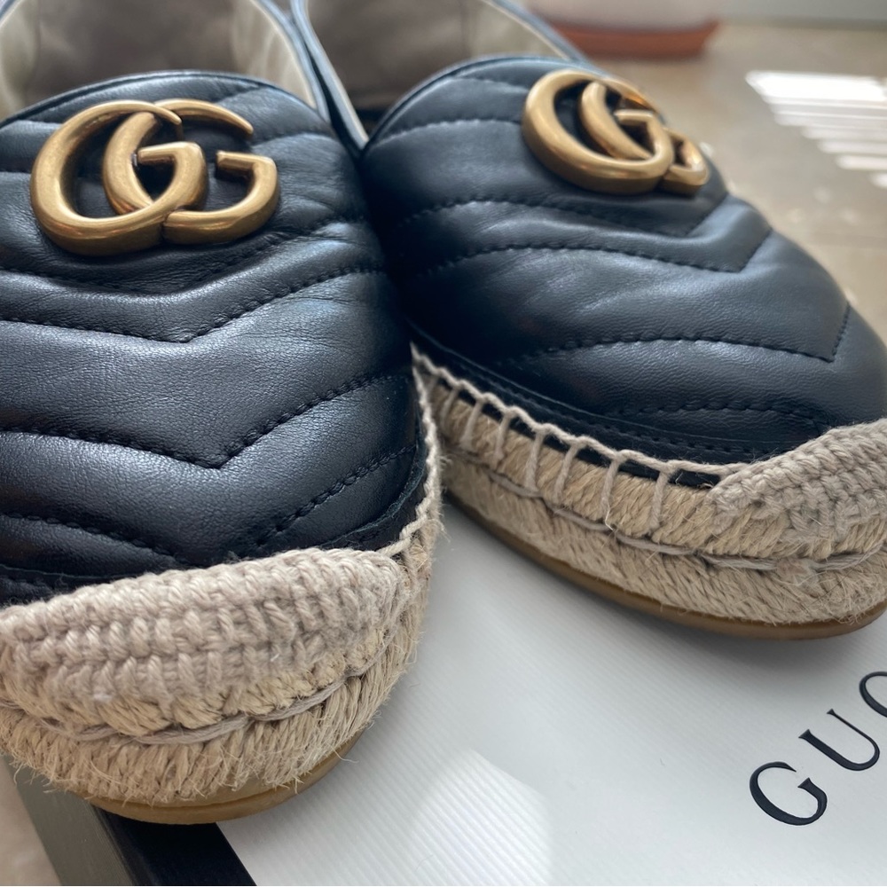 Gucci spadilles in a pristine condition, original box and dust bags
